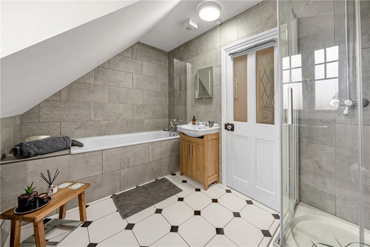 6 bedroom House, Selby Road, Riccall, YO19 - Available, Image 3