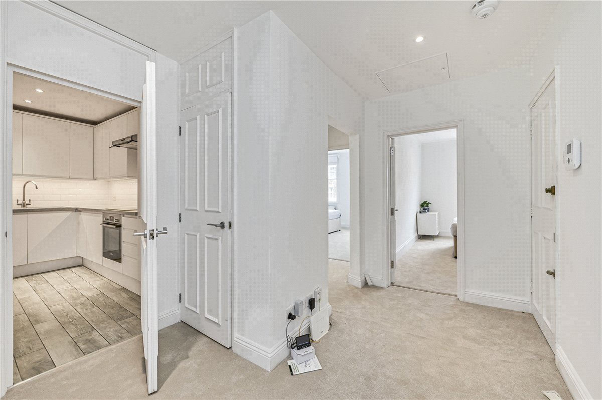 3 bedroom Flat, Upper Wimpole Street, Marylebone, W1G - Available, Image 8