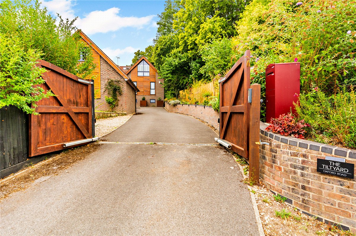 4 bedroom House, Oxford Road, Donnington, RG14 - Available, Image 29