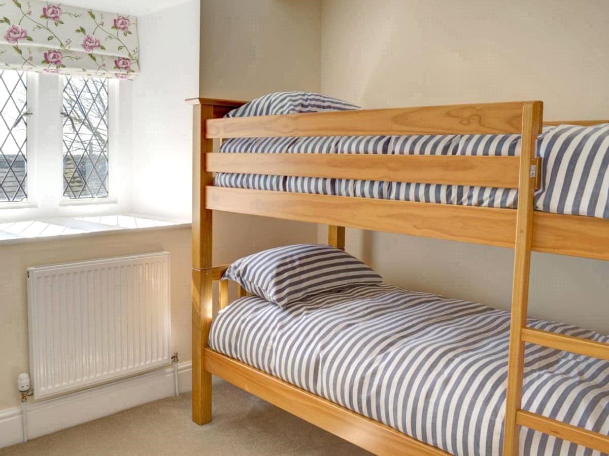 4 bedroom House, Cold Ashton, Chippenham, SN14 - Available, Image 9