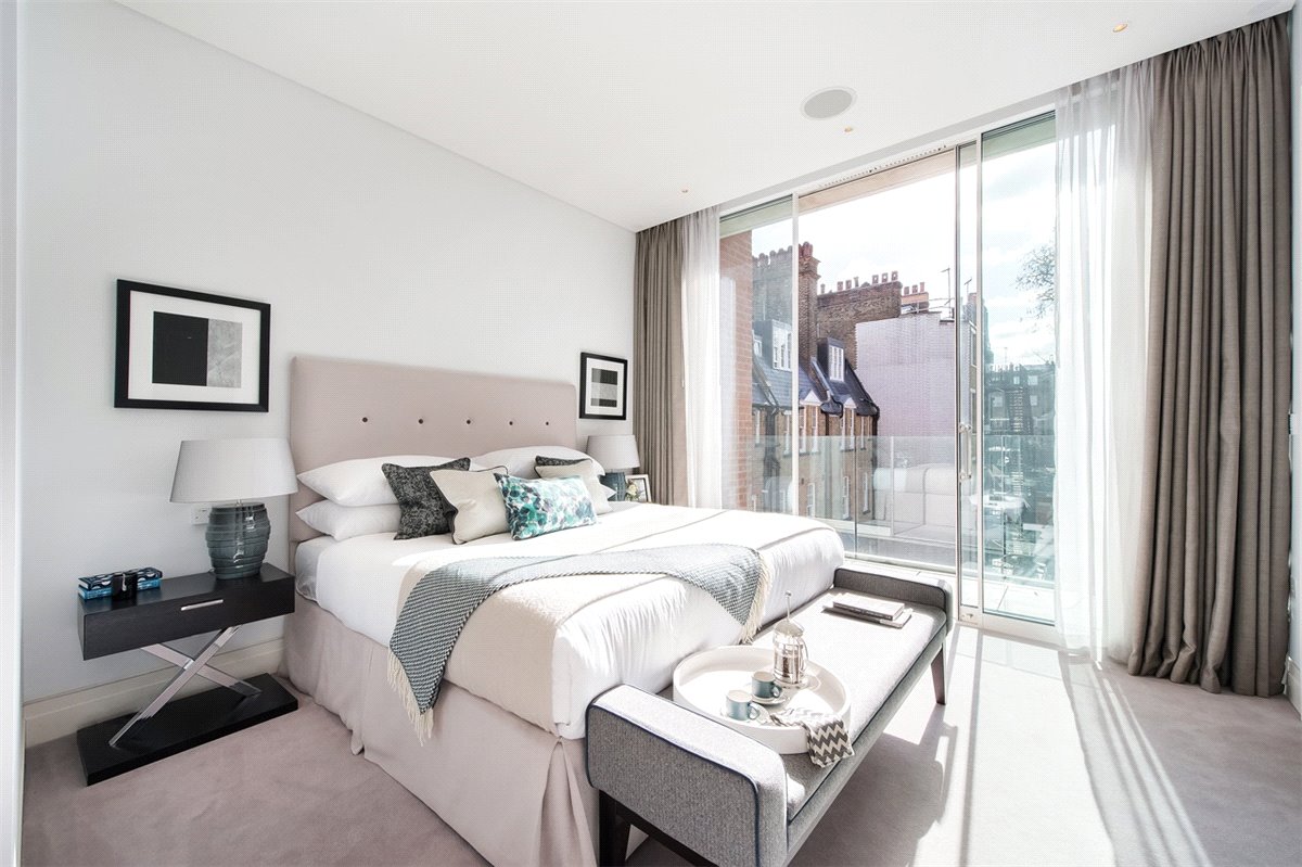 3 bedroom Maisonette, Green Street, Mayfair, W1K - Available, Image 2