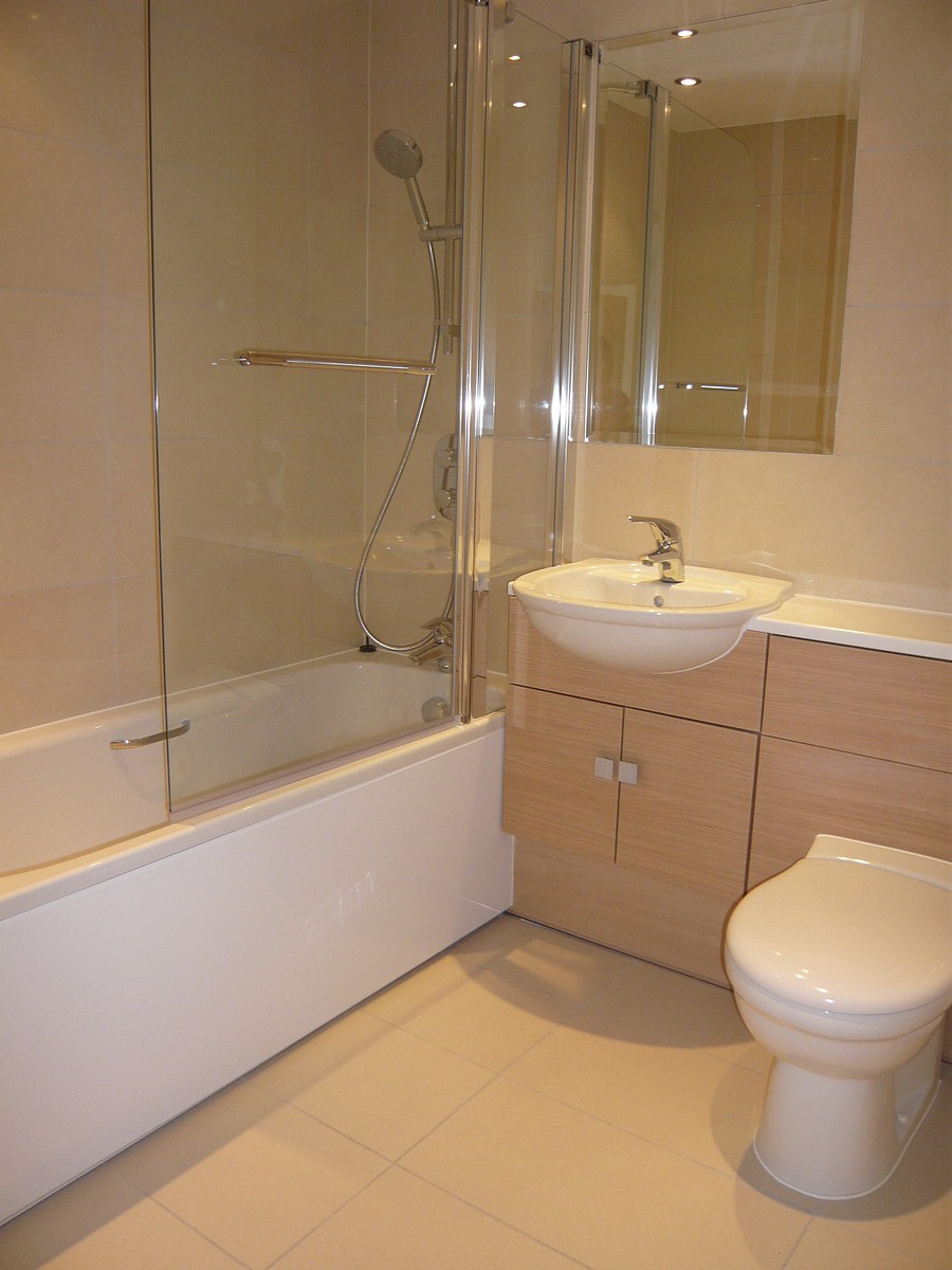 2 bedroom Flat, Park Way, Newbury, RG14 - Available, Image 5