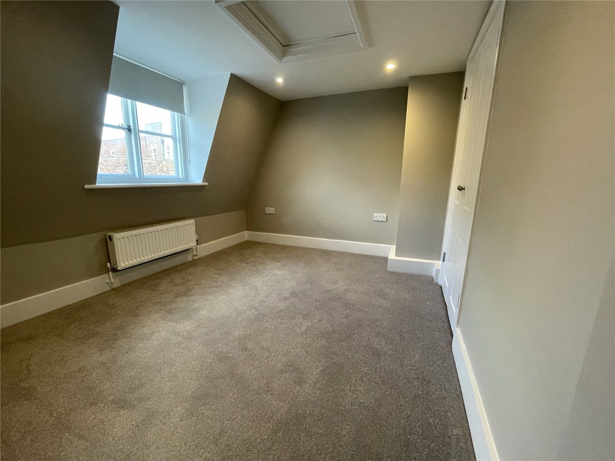 1 bedroom Flat, The Broadway, Newbury, RG14 - , Image 4