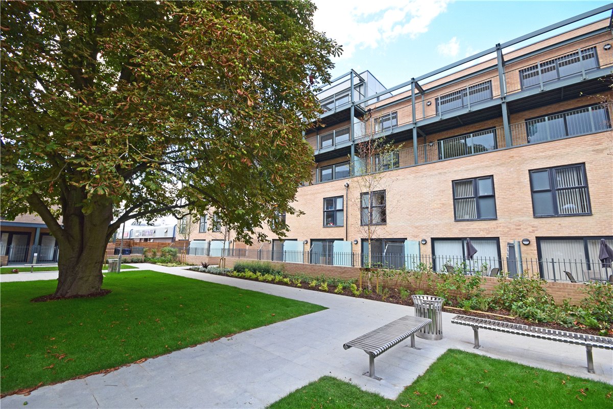 2 bedroom Flat, Flamsteed Close, Cambridge, CB1 - 