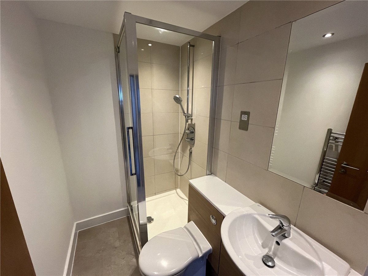2 bedroom Flat, Park Way, Newbury, RG14 - Let Agreed, Image 3