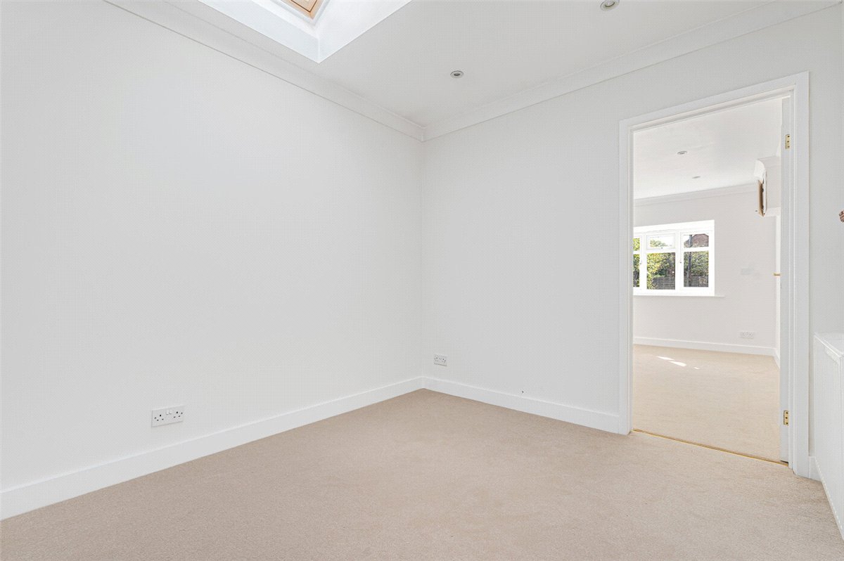 3 bedroom House, London Road, Wendover, HP22 - Available, Image 8