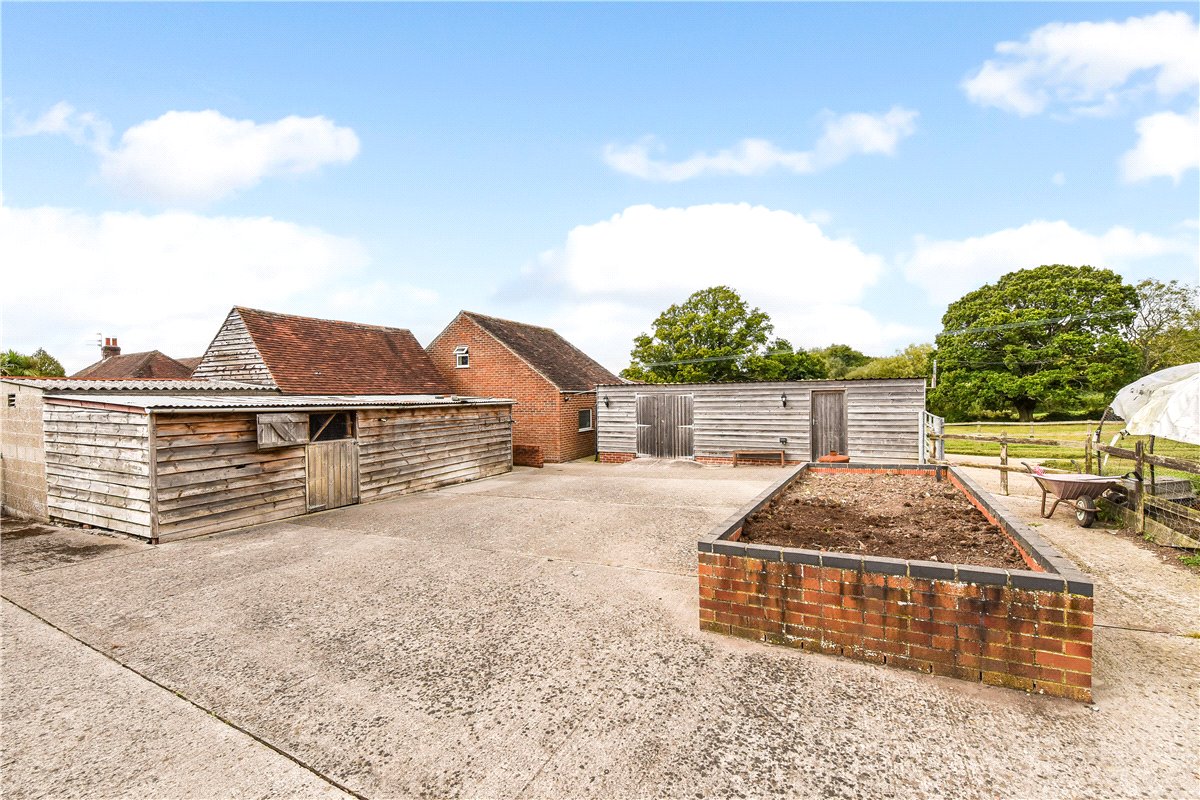 4 bedroom House, Forest Road, Worlds End, PO7 - Available, Image 3