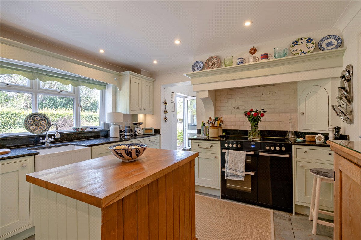 4 bedroom House, The Croft, Church Street, RG17 - Available, Image 4