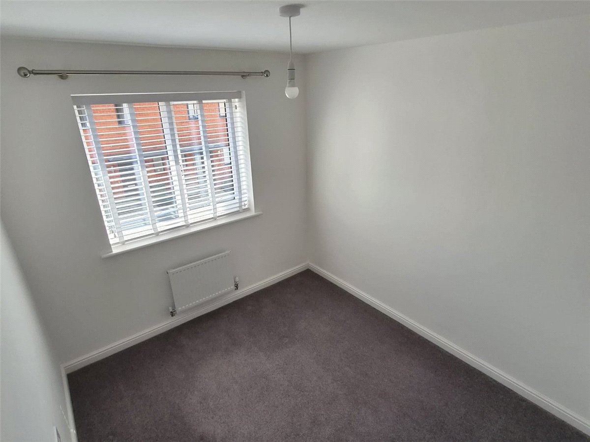 3 bedroom House, Stonyfield Road, Whiteley, PO15 - Available, Image 7