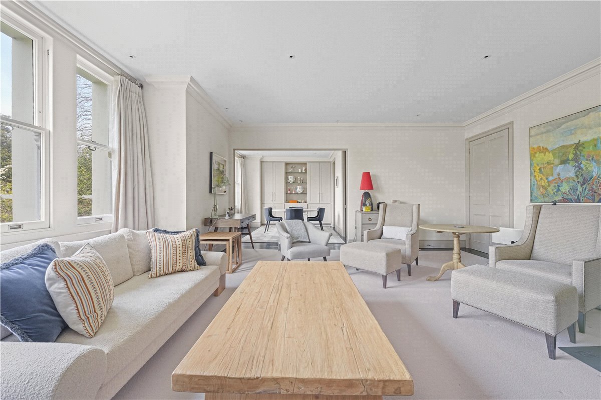 3 bedroom Flat, Addison Road, Holland Park, W14 - Available