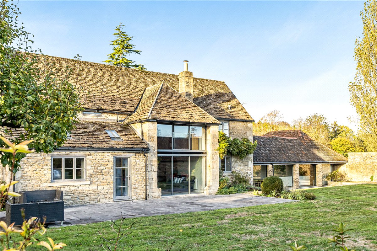 4 bedroom House, Lacock Road, Corsham, SN13 - Available