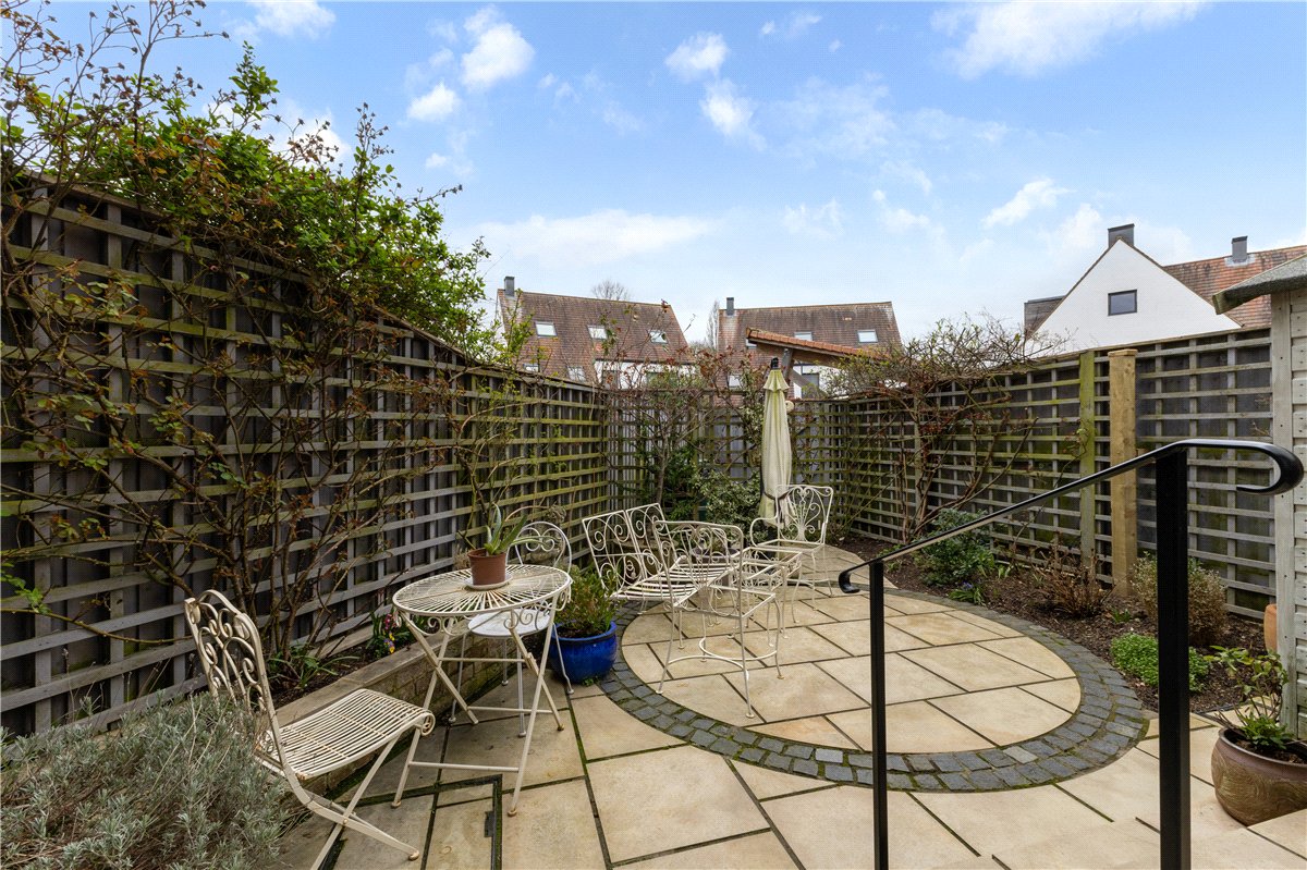 3 bedroom House, Derwent Way, York, YO10 - Available, Image 2