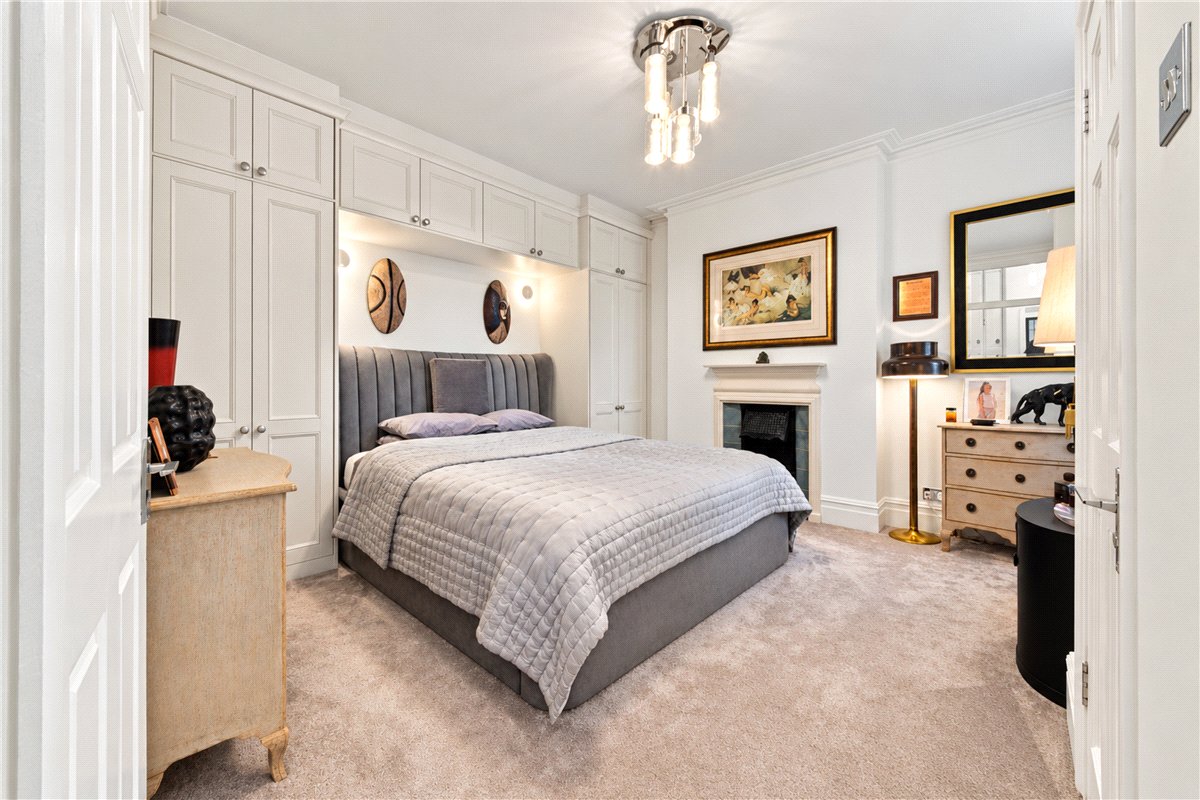 3 bedroom Flat, Bishops Mansions, Stevenage Road, SW6 - Available, Image 4
