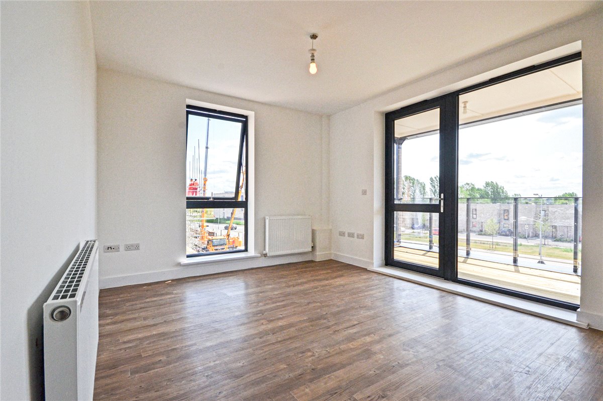 1 bedroom Flat, Ellis Road, Trumpington, CB2 - Let Agreed, Image 2
