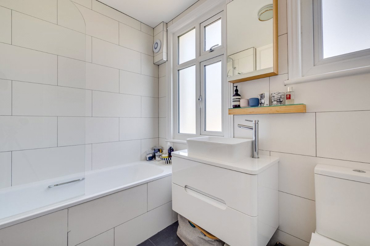 4 bedroom House, Kingsway, London, SW14 - Available, Image 13