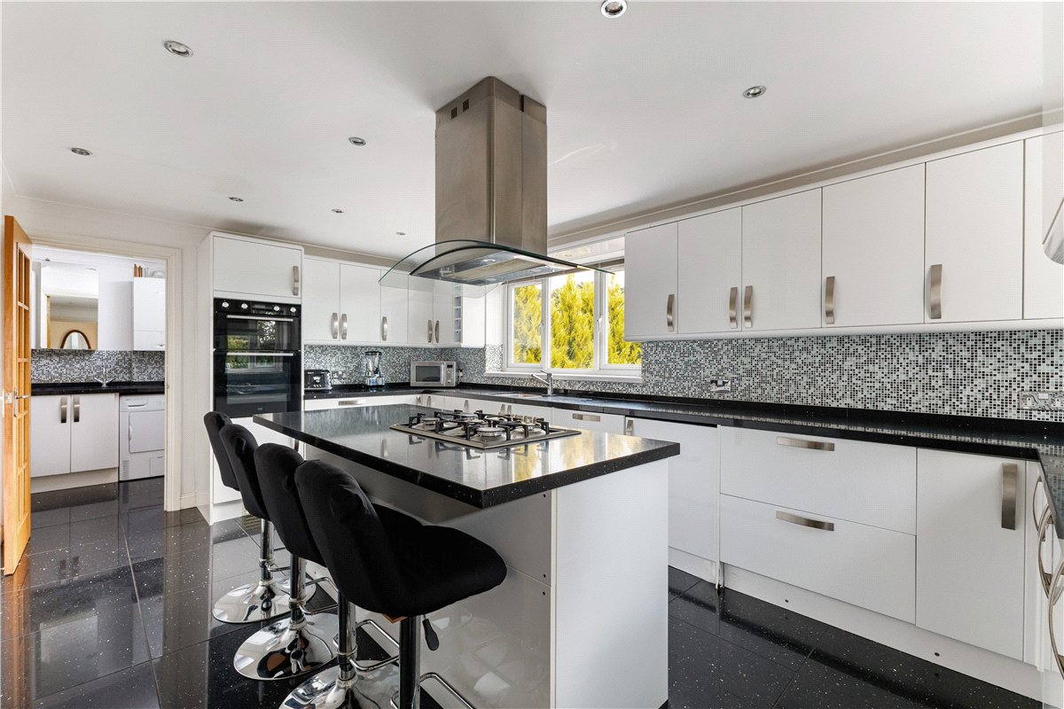 3 bedroom House, Eastsands, Burbage, SN8 - Sold STC, Image 2