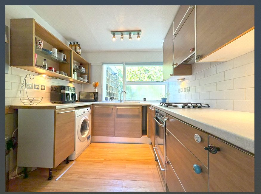 2 bedroom Flat, Parkleys, Richmond, TW10 - Available, Image 1