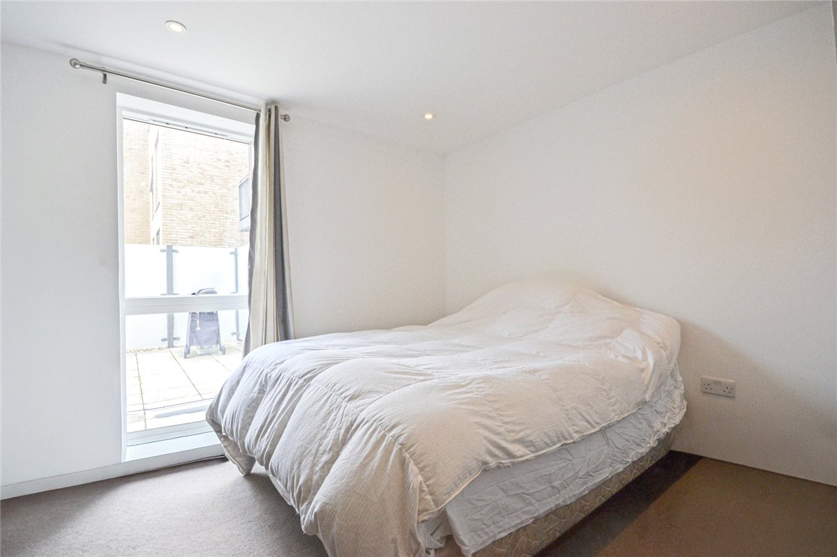 2 bedroom Flat, Newton Court, Kingsley Walk, CB5 - , Image 6