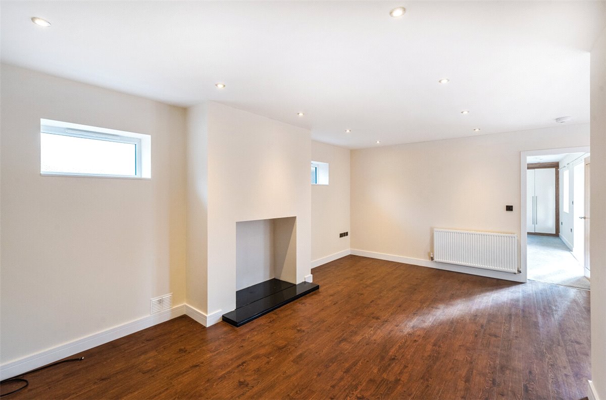 3 bedroom Bungalow, Cherry Tree Road, Wales, S26 - Available, Image 1