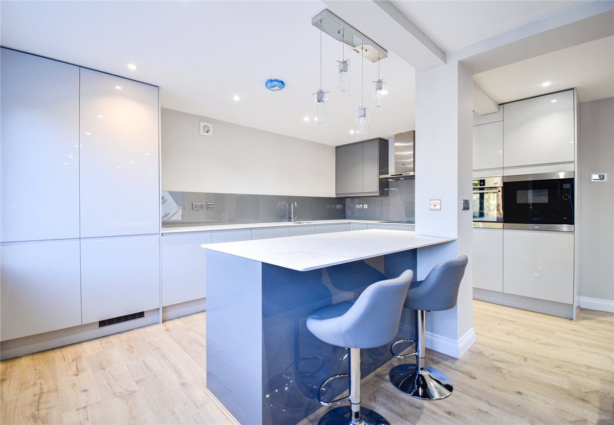 2 bedroom Flat, High Street, Cottenham, CB24 - Available