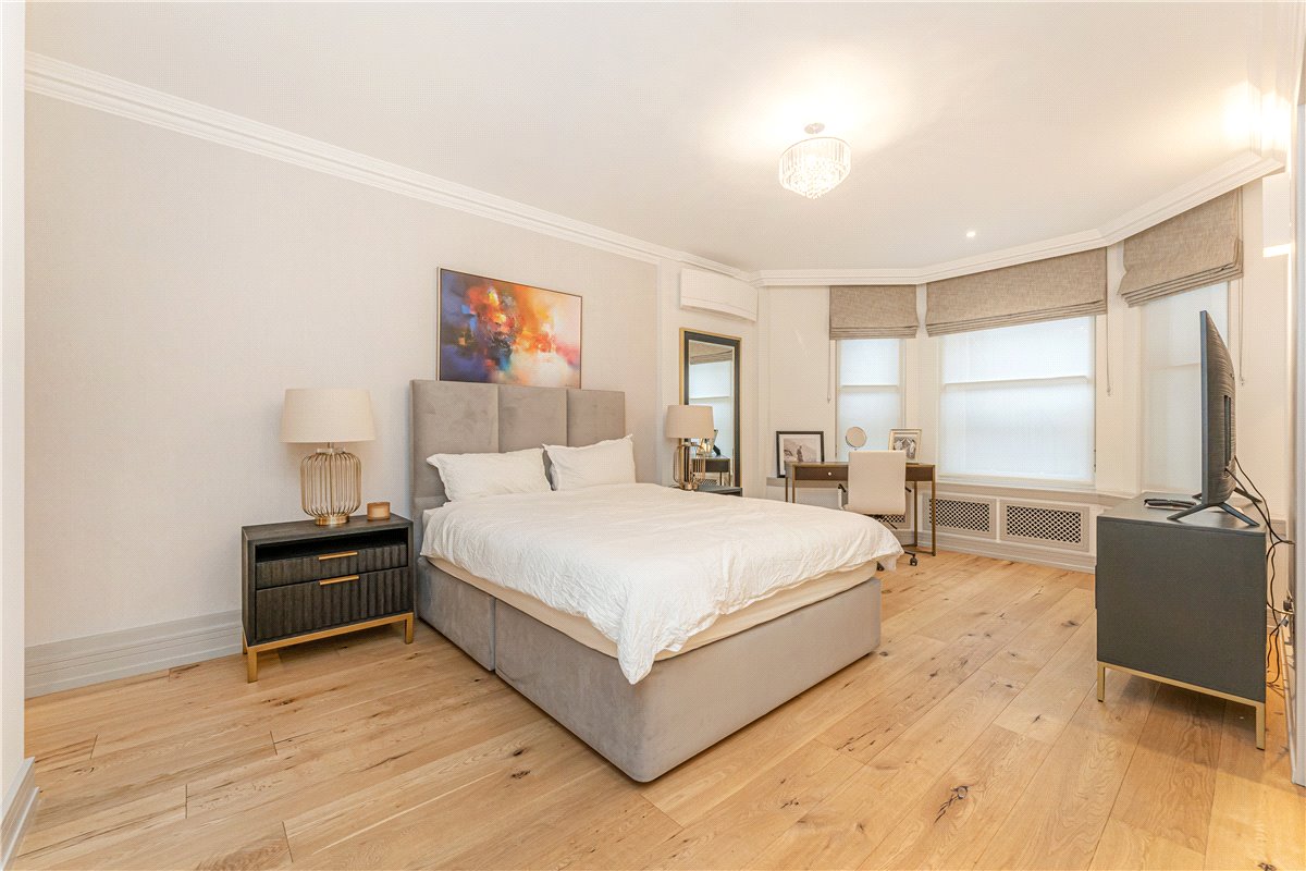2 bedroom Flat, Park Street, Mayfair, W1K - Available, Image 17