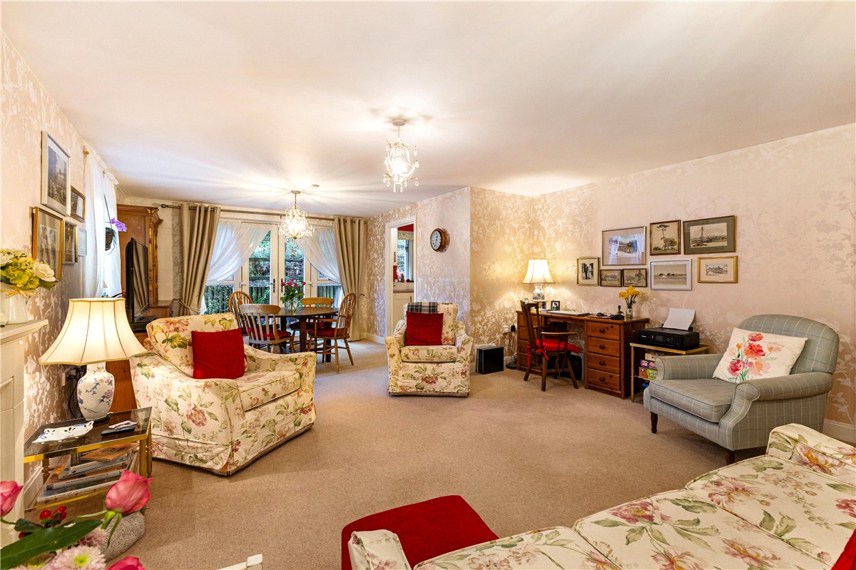 2 bedroom Flat, Granham Close, Marlborough, SN8 - Available, Image 6