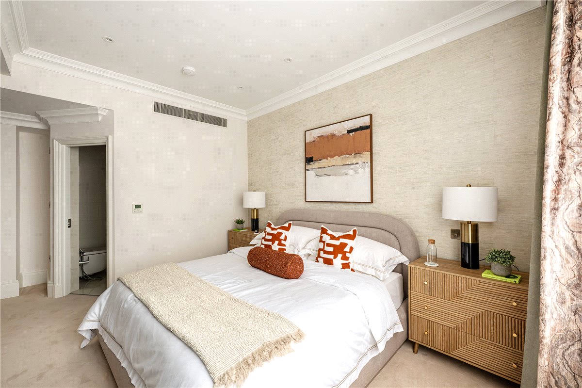 2 bedroom Flat, Stratton Street, London, W1J - Available, Image 13