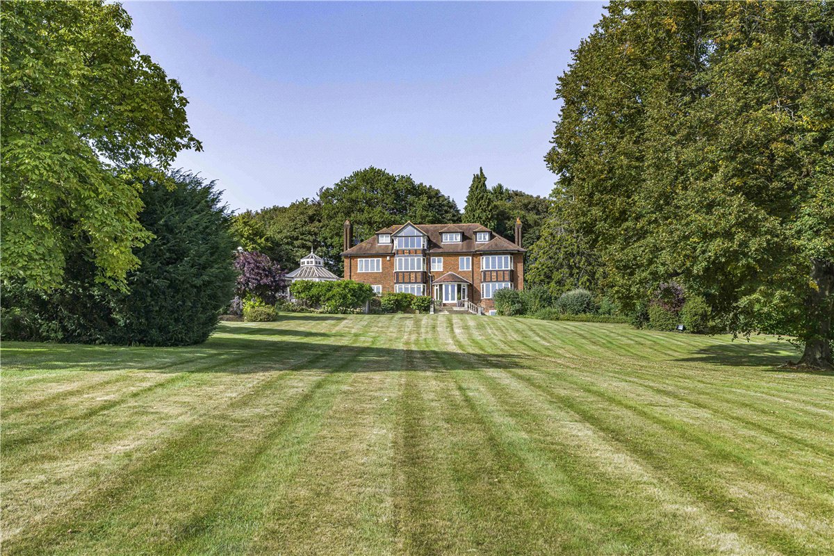6 bedroom House, Chalk Lane, Hyde Heath, HP6 - Available, Image 2