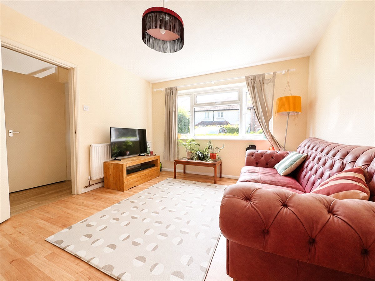 3 bedroom House, Northfields, Twyford, SO21 - Let Agreed, Image 2