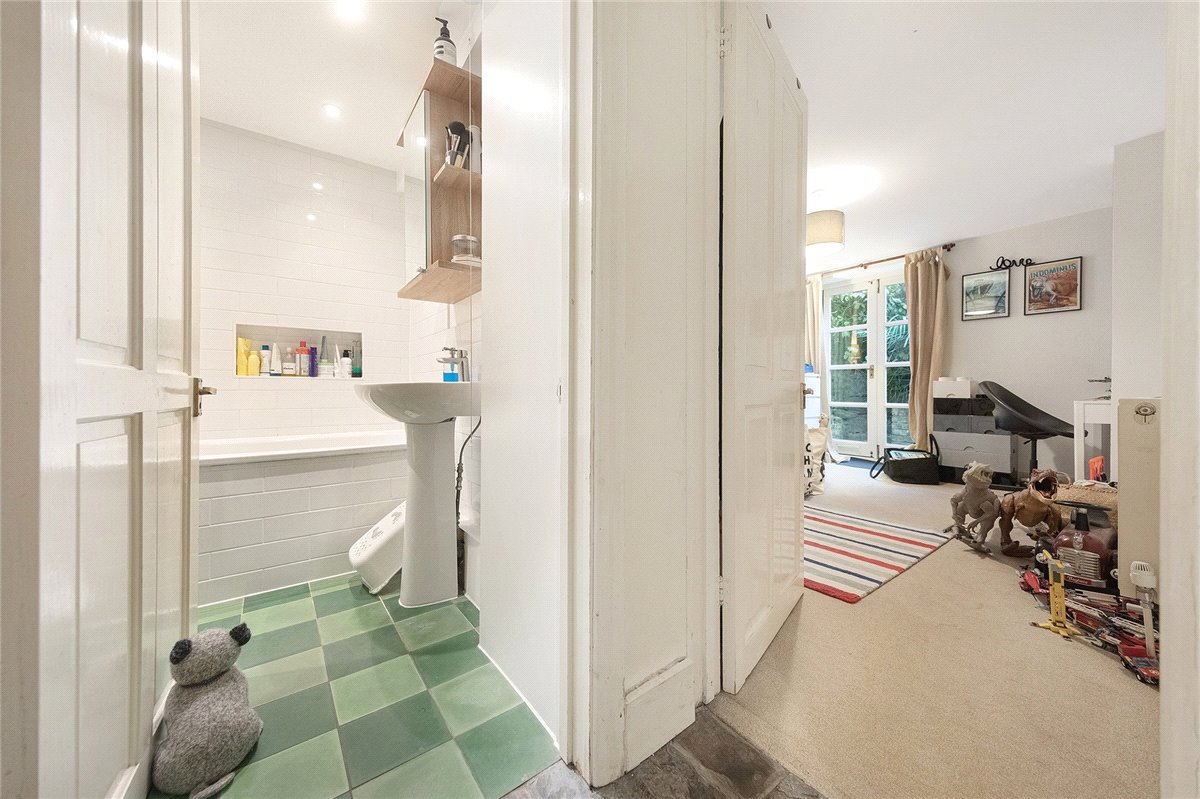 2 bedroom Flat, Friars Stile Road, Richmond, TW10 - Let Agreed, Image 6