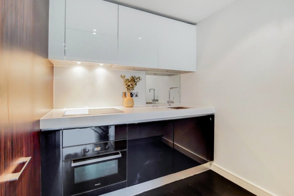 1 bedroom Flat, Gatliff Road, Pimlico, SW1W - Available, Image 2