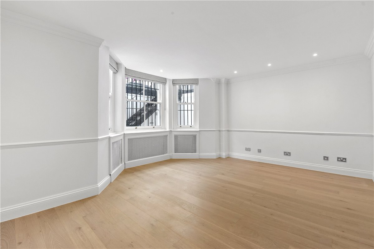 2 bedroom Flat, Manson Place, South Kensington, SW7 - Available