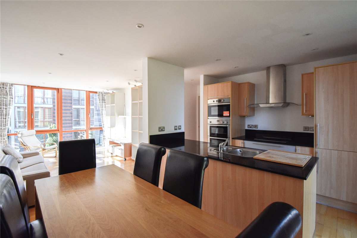 2 bedroom Flat, Meadowcroft, Cambridge, CB4 - Let Agreed, Image 7