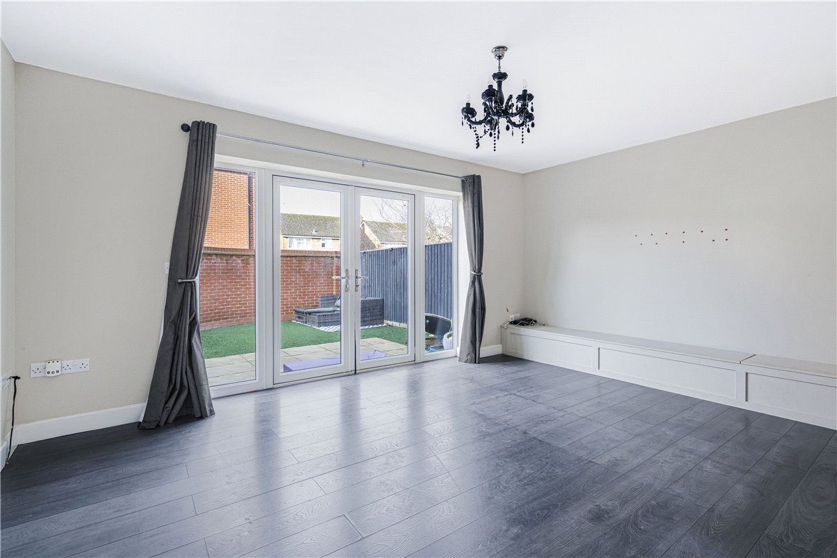 3 bedroom House, The Firs, Grove, OX12 - , Image 3