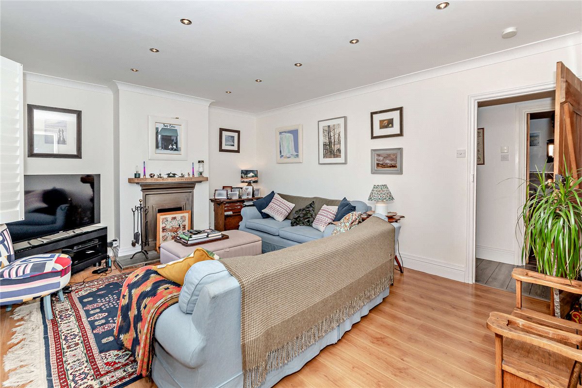 3 bedroom House, Churchway, West Ilsley, RG20 - Available, Image 3