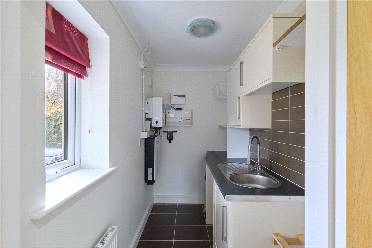 3 bedroom Bungalow, High Street, Waterbeach, CB25 - Available, Image 11