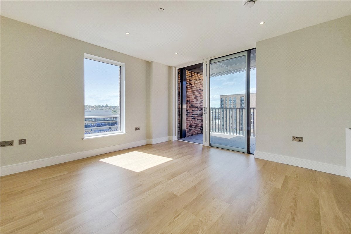 2 bedroom Flat, Greyhound Parade, Wimbledon Grounds, London, SW17 - 