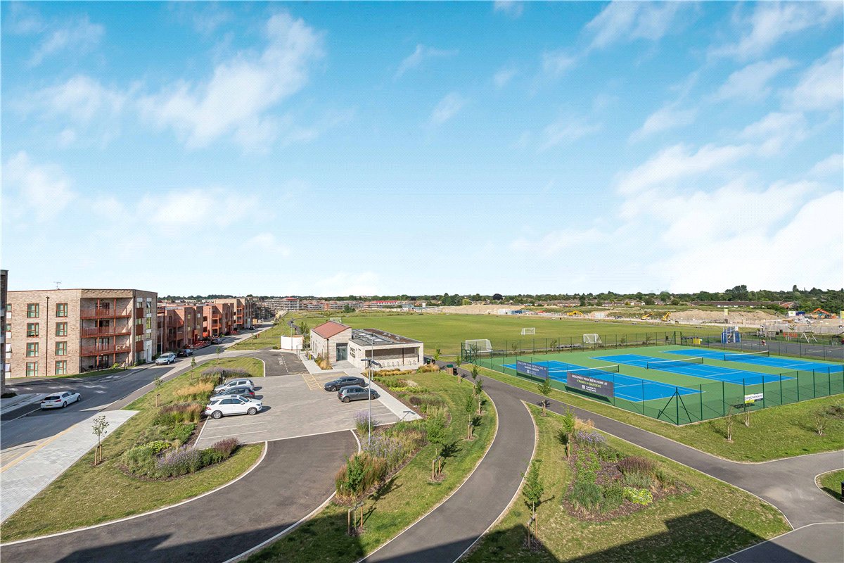 2 bedroom Flat, Patagonia Way, Cambridge, CB3 - Available, Image 12