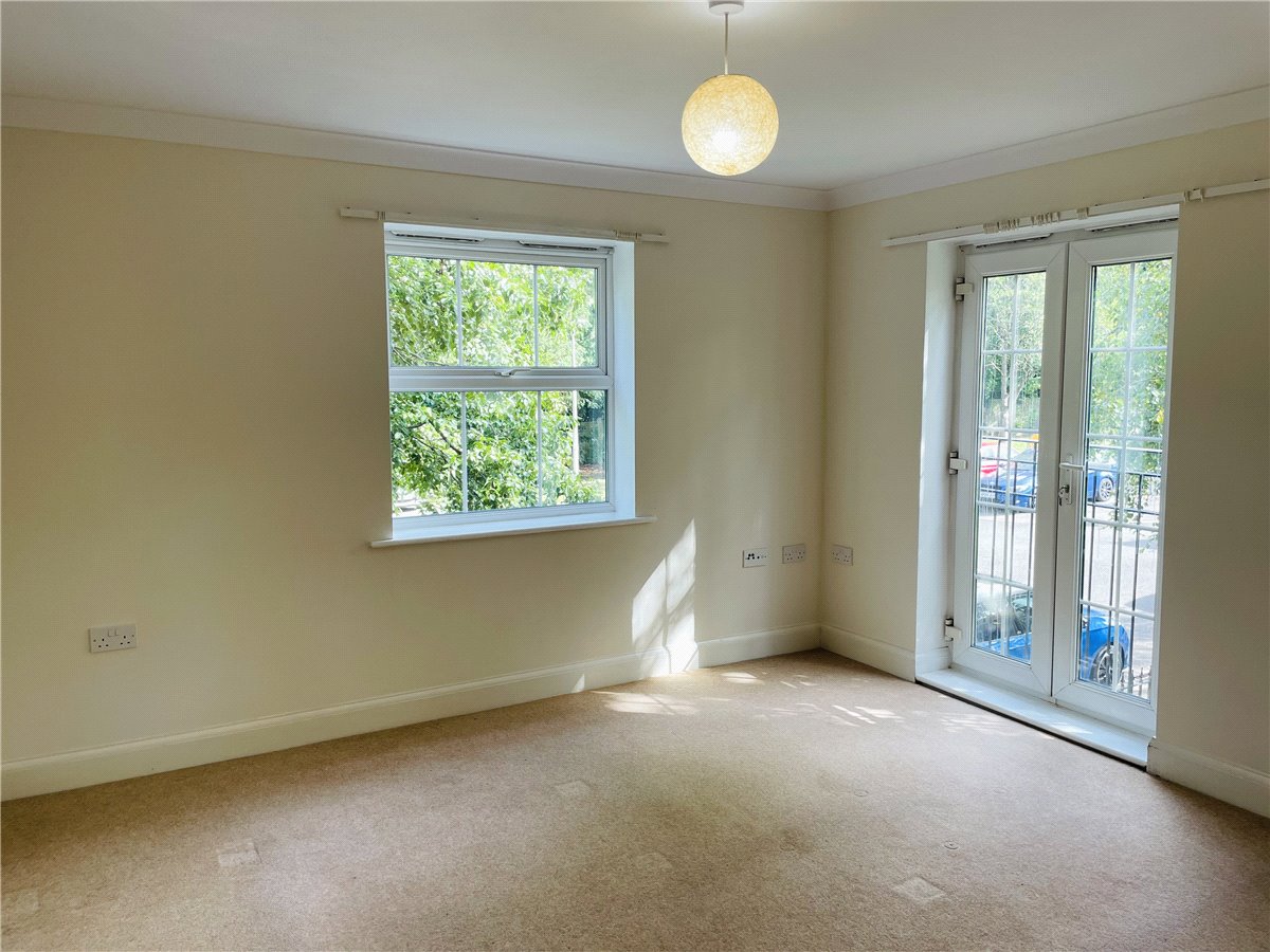 2 bedroom Flat, Newtown Road, Newbury, RG14 - , Image 4