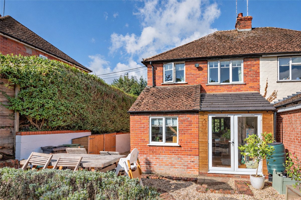 2 bedroom House, Pear Tree Lane, Newbury, RG14 - Sold STC, Image 2