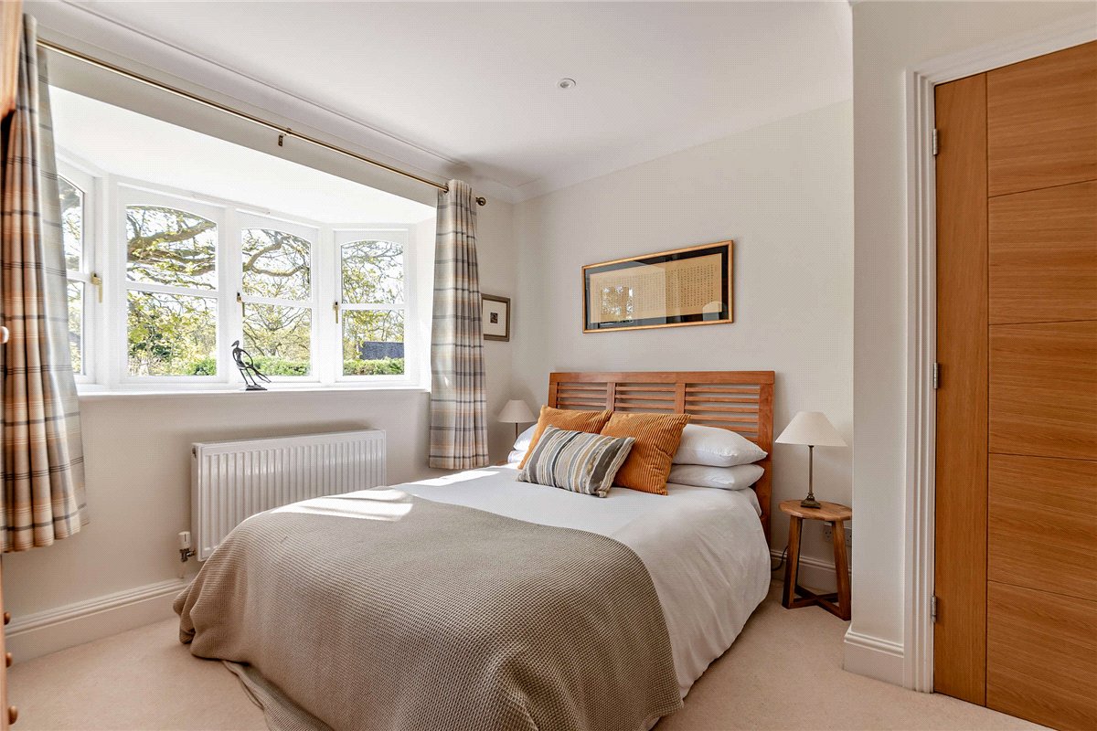 5 bedroom House, Oak Close, Baughurst, RG26 - Available, Image 15