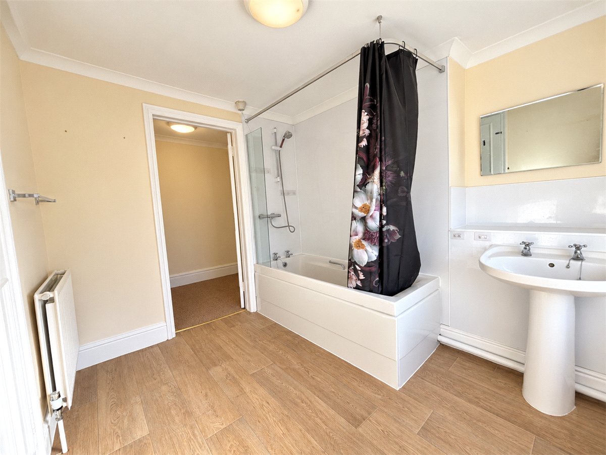 3 bedroom House, Eastgate Street, Winchester, SO23 - Available, Image 4
