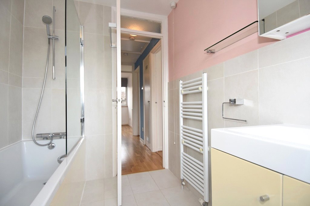 4 bedroom House, Woodville Road, Richmond, TW10 - , Image 9
