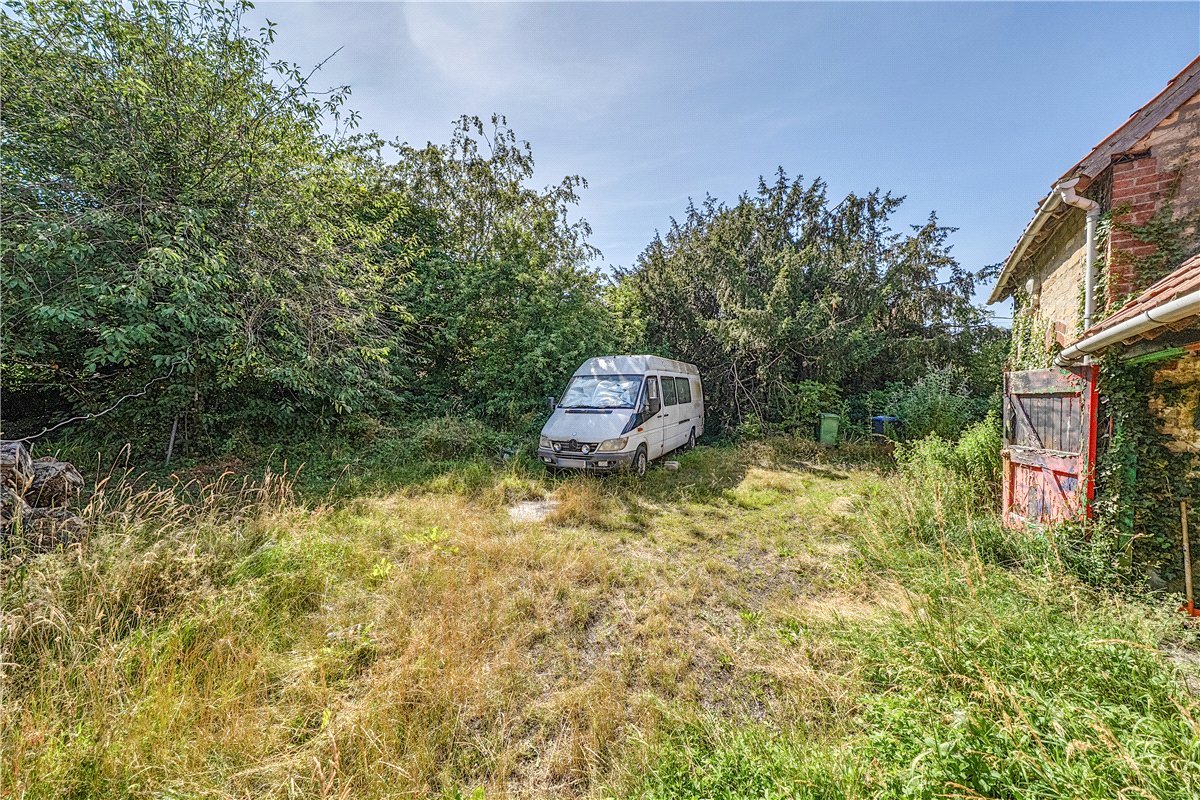 4 bedroom House, Oxford Road, Calne, SN11 - Available, Image 7