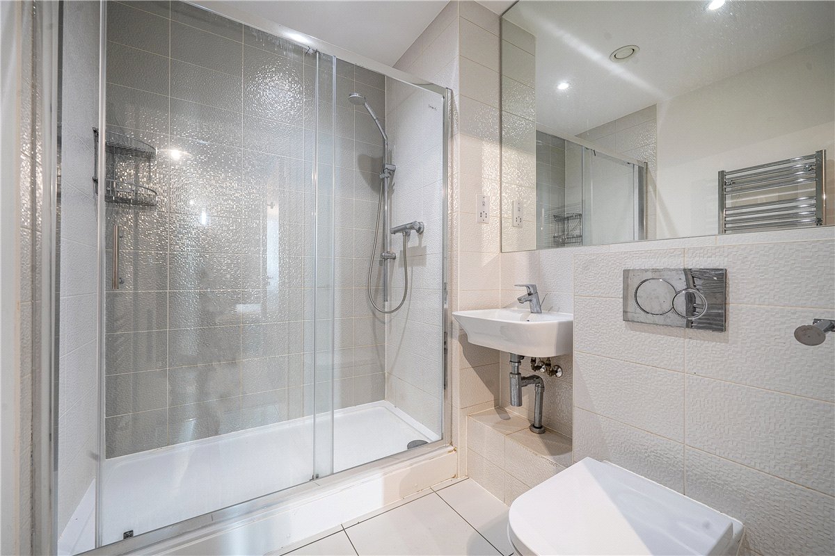 2 bedroom Flat, Percy Terrace, Bath, BA2 - Available, Image 2