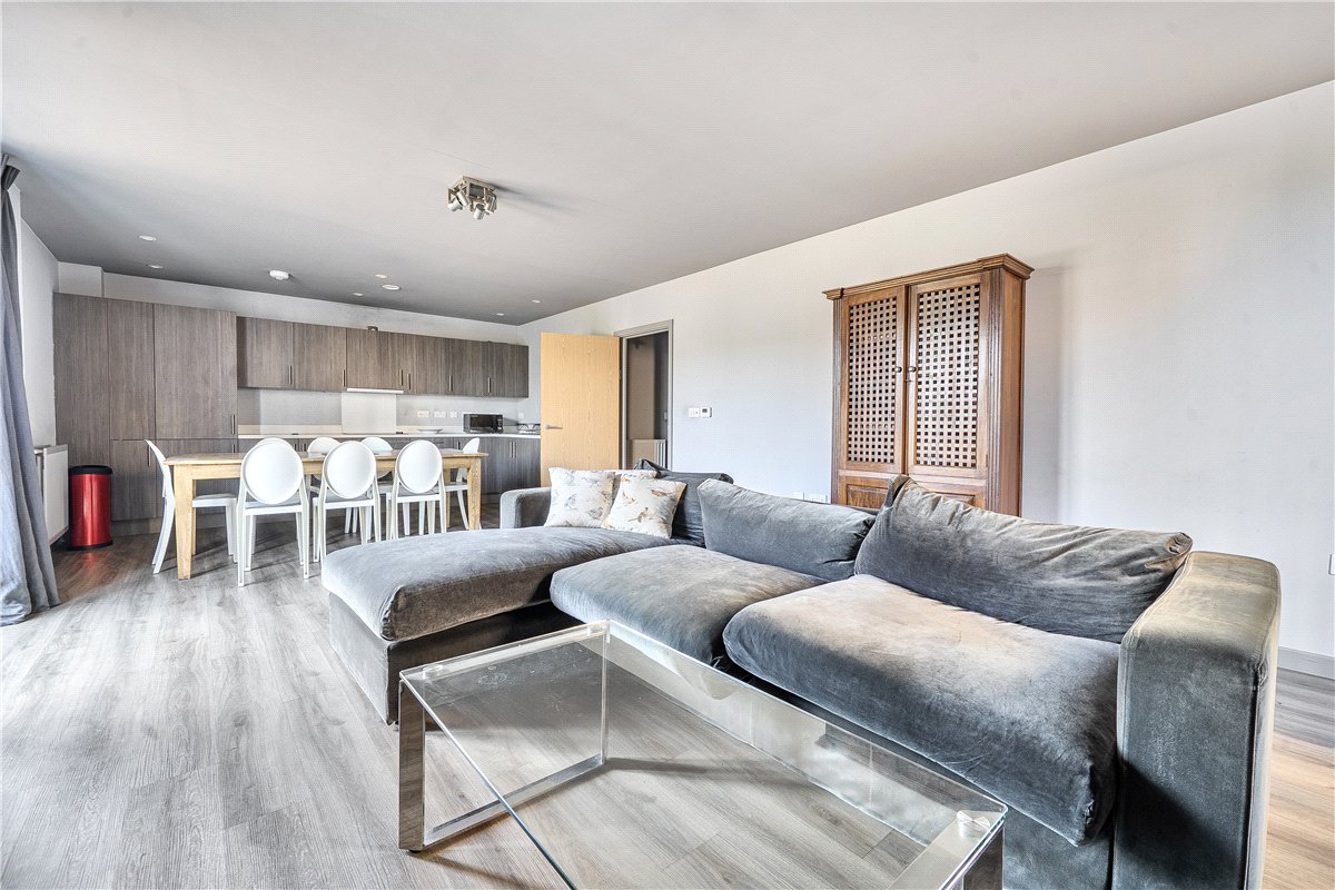 2 bedroom Flat, Percy Terrace, Bath, BA2 - Let Agreed, Image 2