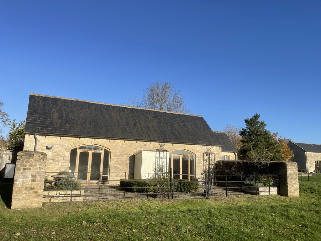 632 Sq Ft, The Barn Kirtlington Business Centre, Kidlington, OX5 - Under Offer