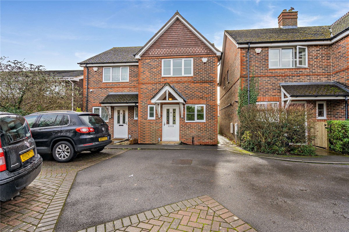 2 bedroom House, Redfinch Mews, Thatcham, RG19 - Sold