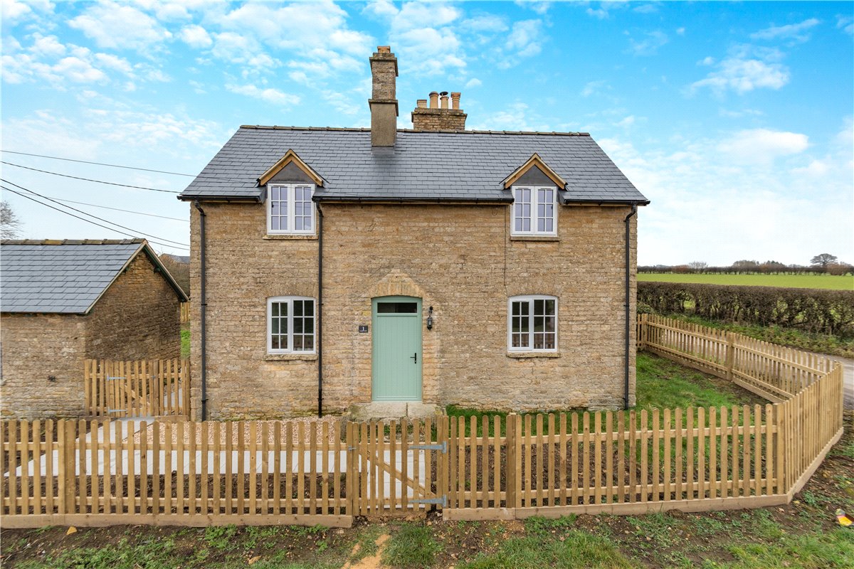 2 bedroom House, Sarsden, Chipping Norton, OX7 - Available