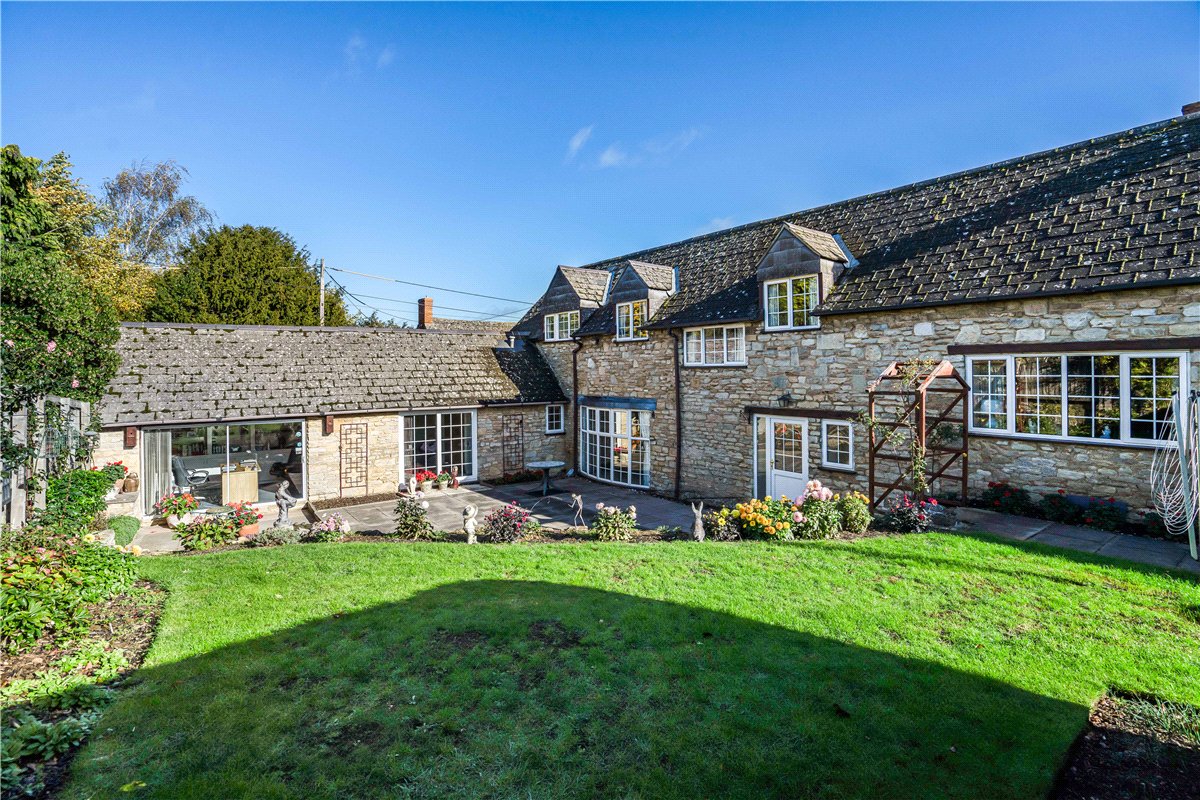 4 bedroom Barn Conversion, Cassington Road, Yarnton, OX5 - Available